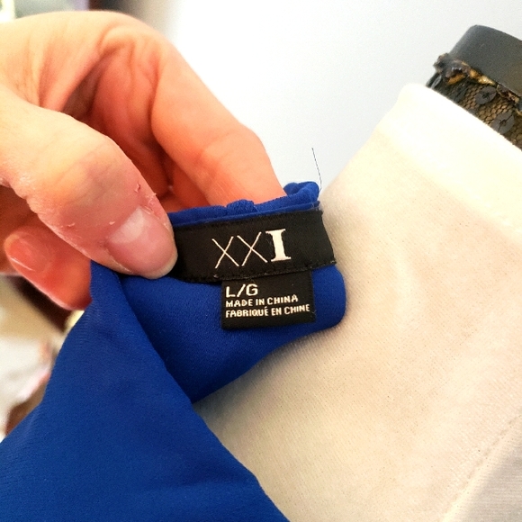 🏝3for $25 Super Cute Cobalt Blue Romper - Picture 4 of 4